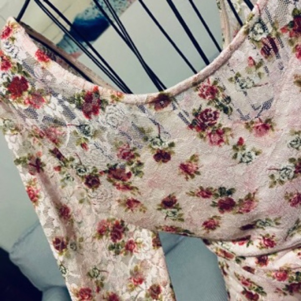 Guess top